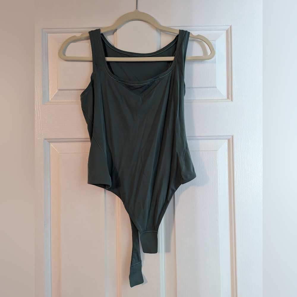 Bundle of 2 of Luluemon's Wundermost Ultra-Soft Nulu Square-Neck Sleeveless Body